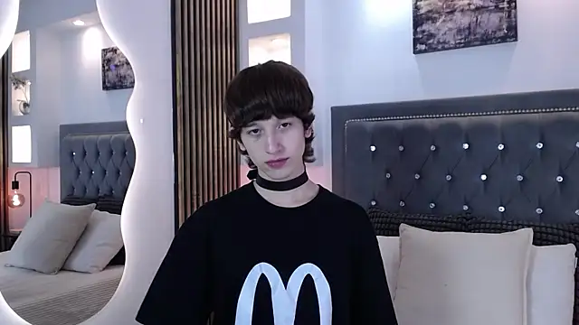 Snapshot of Emo_Boy_ chatting on 04-19-26, 08:33 Emo Boy online show from 04-19-26, 08:33