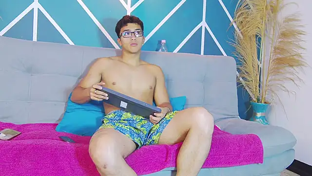 Snapshot of Stefano_Calle chatting on 11-19-25, 12:16 Stefano Calle online show from 11-19-25, 12:16