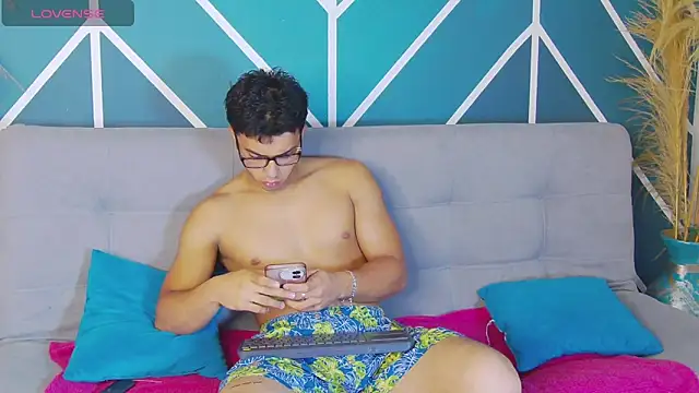 Snapshot of Stefano_Calle chatting on 11-21-25, 12:15 Stefano Calle online show from 11-21-25, 12:15