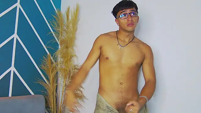 Snapshot of Stefano_Calle chatting on 12-04-25, 12:47 Stefano Calle online show from 12-04-25, 12:47