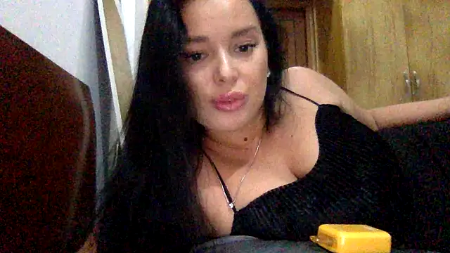 Snapshot of Fayronna chatting on 02-20-26, 05:46 Fayronna online show from 02-20-26, 05:46