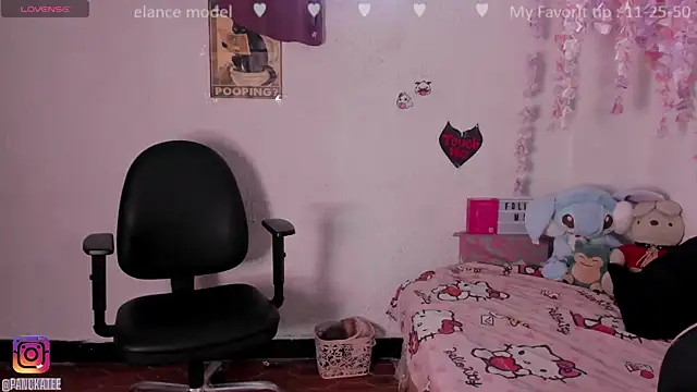 Emilycollei online show from 11-14-25, 03:11