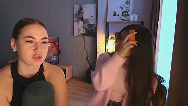 MayaGlow online show from 11-27-25, 05:42