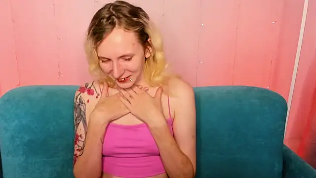 LikiLips online show from 12-16-25, 01:10