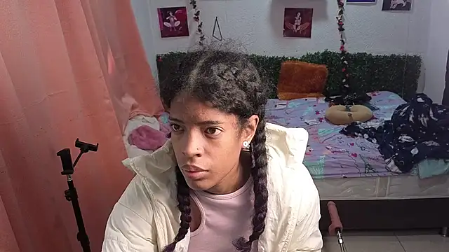 thianahorny online show from 07-06-26, 01:41