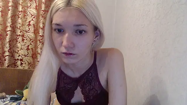 maybe doll online show from 11-27-25, 09:39