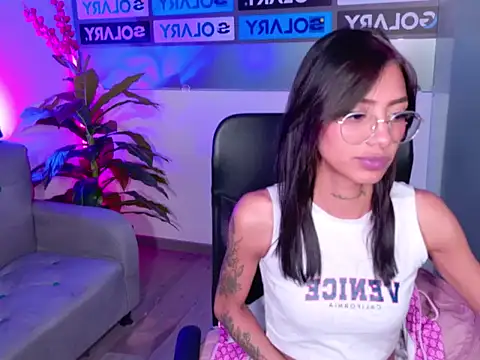 Snapshot of KarlaSlutSkinny__ chatting on 10-08-25, 02:14 KarlaSlutSkinny online show from 10-08-25, 02:14