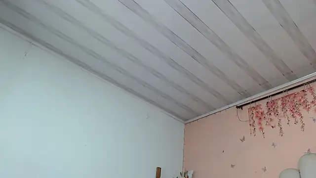 Snapshot of SweetRenata_ chatting on 10-26-25, 11:16 SweetRenata online show from 10-26-25, 11:16