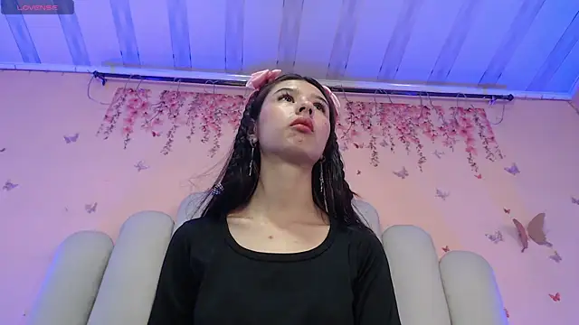 Snapshot of SweetRenata_ chatting on 11-05-25, 12:05 SweetRenata online show from 11-05-25, 12:05