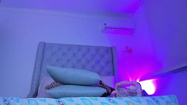 ChocoBunny1 online show from 11-18-25, 04:17