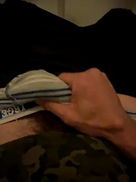 Snapshot of Theanimals chatting on 11-04-25, 10:31 Theanimals online show from 11-04-25, 10:31