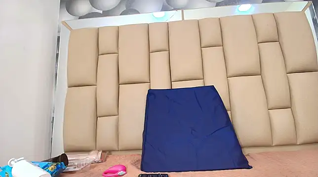 hannah teehn online show from 11-25-25, 07:14