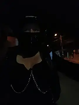 Snapshot of Scarlet_Aura chatting on 11-08-25, 05:29 Scarlet Aura online show from 11-08-25, 05:29