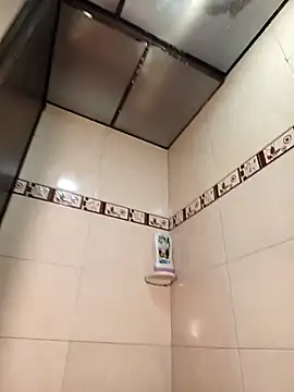 Snapshot of Scarlet_Aura chatting on 11-20-25, 10:31 Scarlet Aura online show from 11-20-25, 10:31