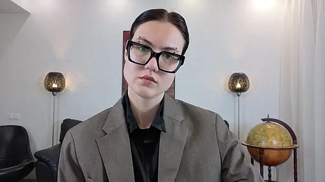 Snapshot of Marie_Fitch chatting on 05-02-26, 12:48 Marie Fitch online show from 05-02-26, 12:48