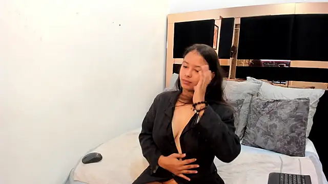 kaorybliss online show from 12-17-25, 05:19