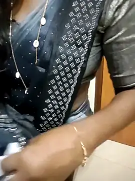 Snapshot of Tamilmallu-duskygirl03 chatting on 12-16-25, 07:19 Tamilmallu-duskygirl03 online show from 12-16-25, 07:19