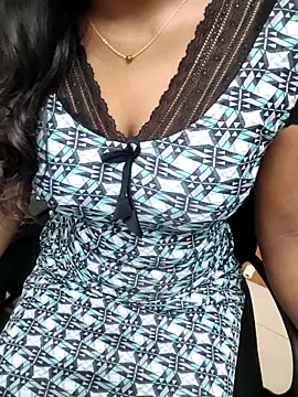 Snapshot of Tamilmallu-duskygirl03 chatting on 02-03-26, 05:16 Tamilmallu-duskygirl03 online show from 02-03-26, 05:16