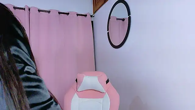 JulietaTorres  online show from 02-11-26, 03:44