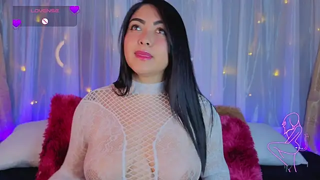 Snapshot of Victoria_Jonhss chatting on 12-18-25, 12:06 Victoria Jonhss online show from 12-18-25, 12:06