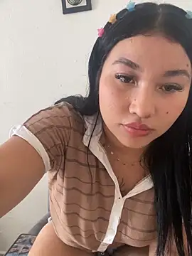 Snapshot of Vicky_bloonde chatting on 10-14-25, 07:03 Vicky bloonde online show from 10-14-25, 07:03