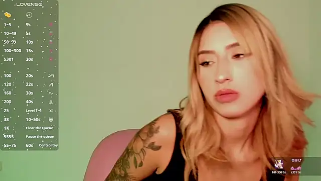 Snapshot of Ashleyroys_111 chatting on 11-04-25, 03:33 Ashleyroys 111 online show from 11-04-25, 03:33