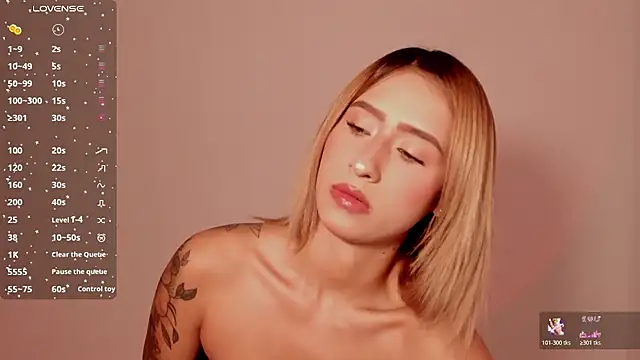 Snapshot of Ashleyroys_111 chatting on 11-11-25, 03:23 Ashleyroys 111 online show from 11-11-25, 03:23