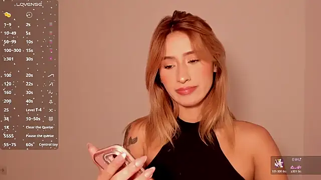 Snapshot of Ashleyroys_111 chatting on 12-13-25, 08:47 Ashleyroys 111 online show from 12-13-25, 08:47