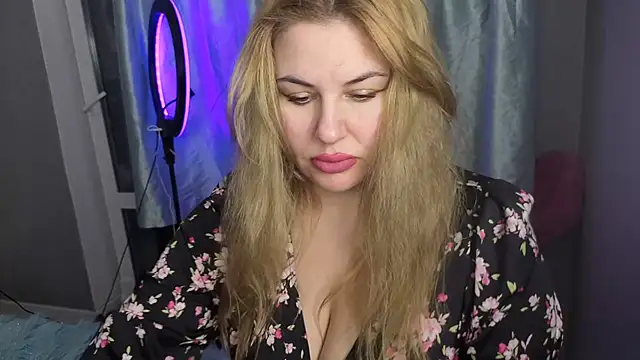 Snapshot of Passion-Blondy chatting on 03-24-26, 06:24 Passion-Blondy online show from 03-24-26, 06:24