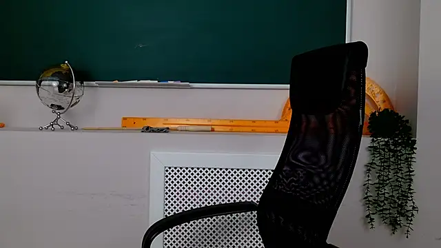 ClaireMathis online show from 01-13-26, 02:55