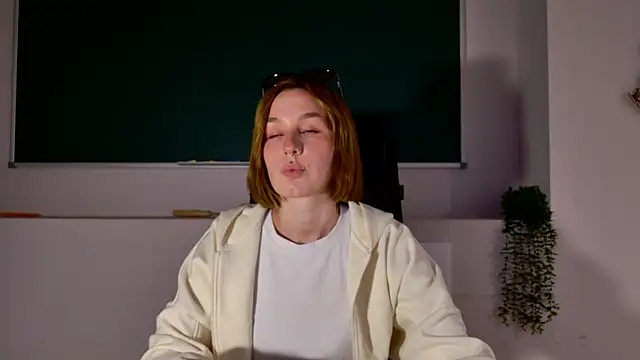 ClaireMathis online show from 04-27-26, 02:59