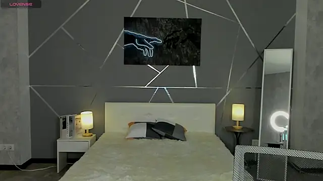 scent  of woman online show from 10-22-25, 08:03