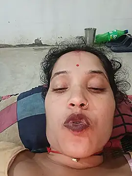 Snapshot of Cuty_tanya chatting on 06-08-26, 04:51 Cuty tanya online show from 06-08-26, 04:51