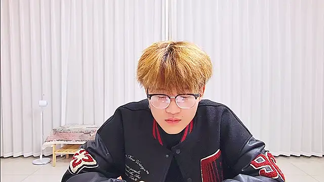 KK-cuteboy online show from 04-01-26, 03:31