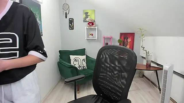 BettyJamess online show from 10-22-25, 07:13