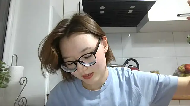 Snapshot of LilyTaylors chatting on 10-12-25, 04:17 LilyTaylors online show from 10-12-25, 04:17