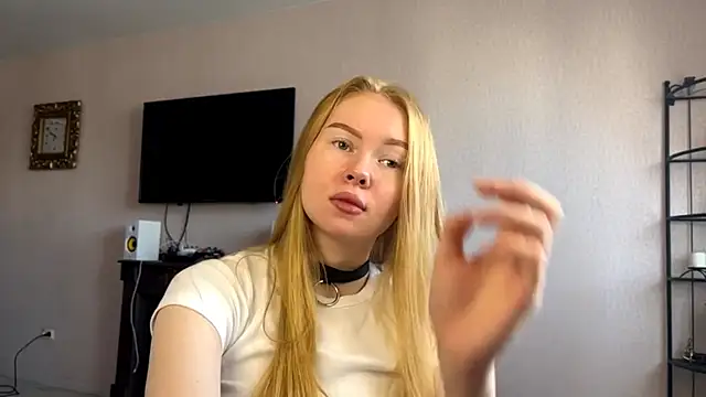 RaguelNicksons online show from 10-31-25, 07:09