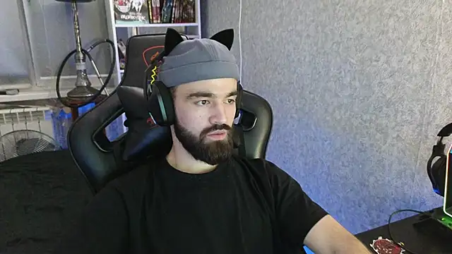 Nik Namee online show from 10-30-25, 01:40