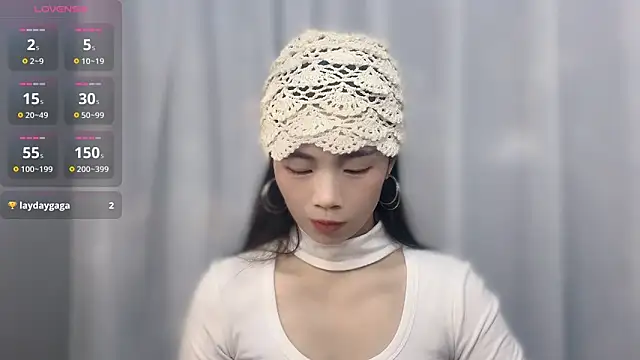 Snapshot of Lynnalltop-165-KeKe chatting on 12-18-25, 12:22 Lynnalltop-165-KeKe online show from 12-18-25, 12:22