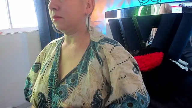 pamela velazco online show from 11-14-25, 01:32