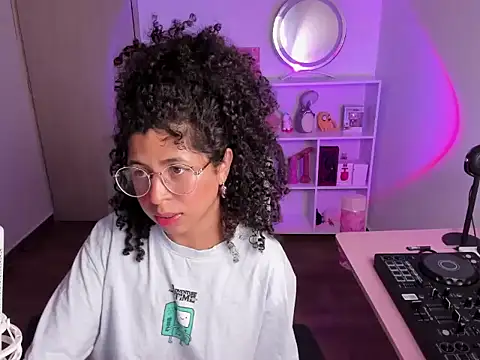 BunnyBellPrincess online show from 10-11-25, 02:33