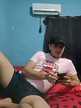 Aturo77 online show from 11-18-25, 01:44