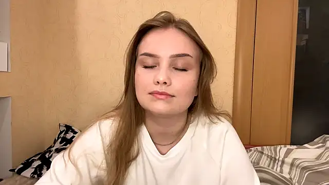 Snapshot of WillowSturiaIe chatting on 10-10-25, 10:14 WillowSturiaIe online show from 10-10-25, 10:14