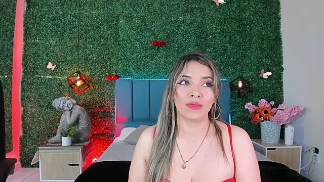 Snapshot of Kiaraa88 chatting on 06-11-26, 07:56 Kiaraa88 online show from 06-11-26, 07:56