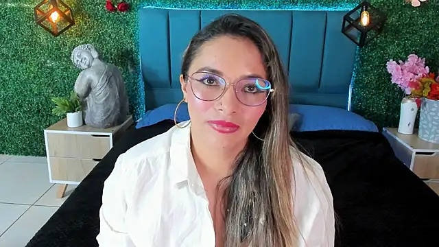 Snapshot of Kiaraa88 chatting on 07-21-26, 08:00 Kiaraa88 online show from 07-21-26, 08:00