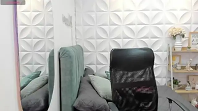 Snapshot of KassMonroe chatting on 07-06-26, 08:22 KassMonroe online show from 07-06-26, 08:22