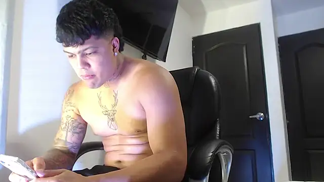 Boyhot 00 online show from 10-24-25, 11:56