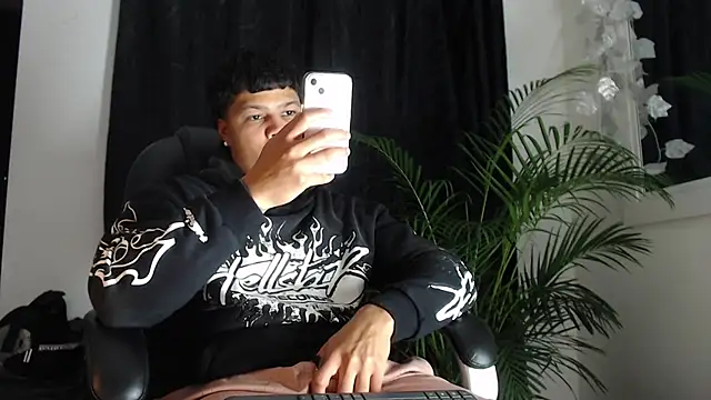 Boyhot 00 online show from 02-24-26, 03:48