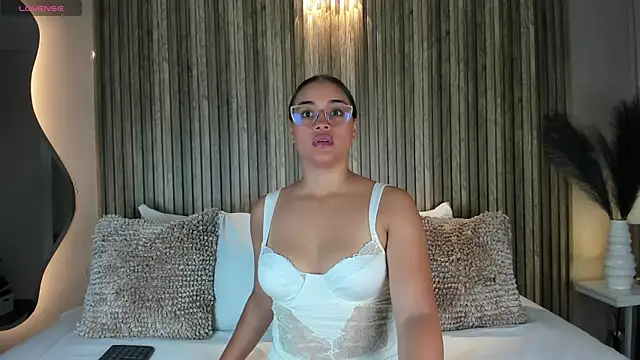 VanneCamiel online show from 10-27-25, 11:58