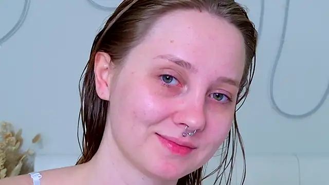 Snapshot of CandiceKingzz chatting on 10-19-25, 06:30 CandiceKingzz online show from 10-19-25, 06:30